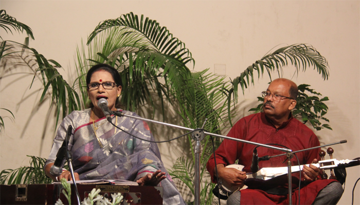 ছায়ানটে শ্রোতার আসরে গাইলেন চন্দনা ও মহিতোষ