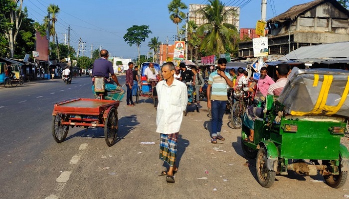 বাগেরহাটে পরিবহন ধর্মঘটে বিপাকে পরীক্ষার্থীরা