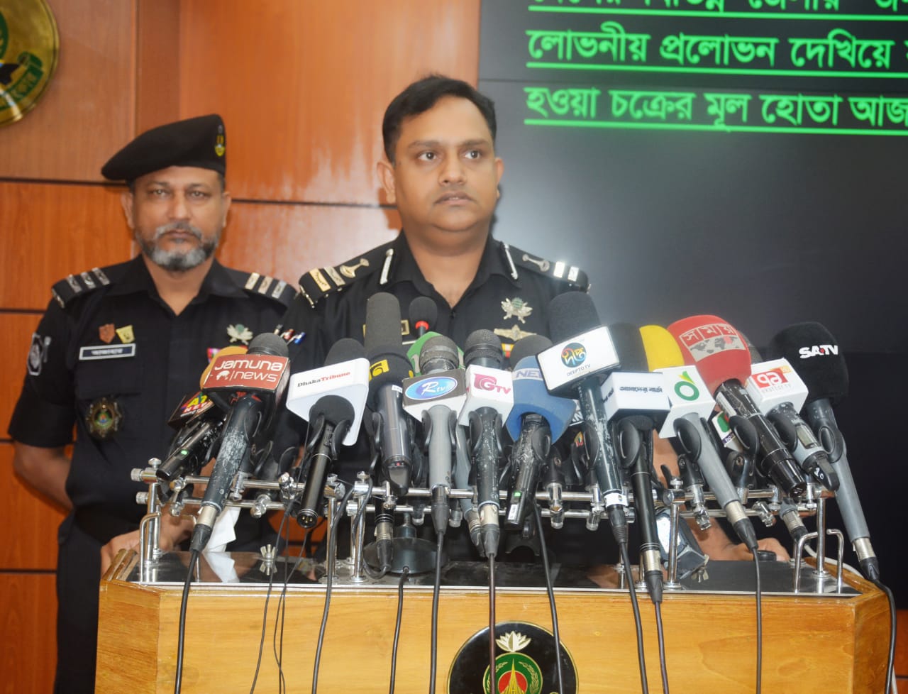 নিম্ন আয়ের মানুষেরাই তার প্রধান টার্গেট