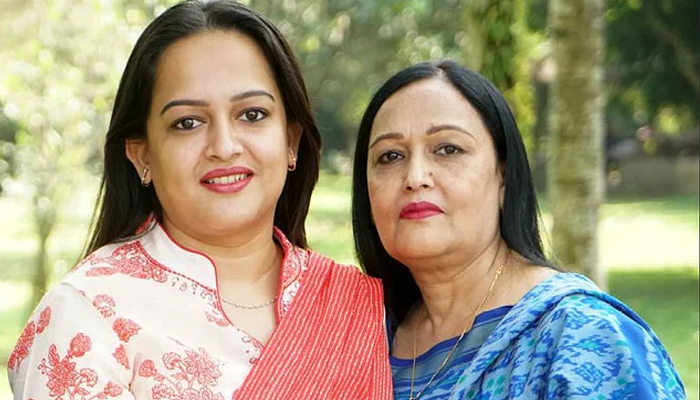 মা হারালেন ঈশিতা