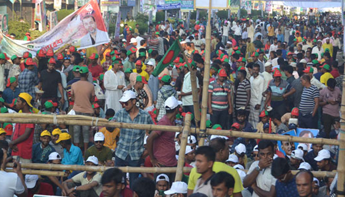 আগের রাতেই রংপুরে বিএনপি নেতাকর্মীদের ঢল