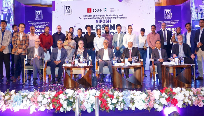 উৎপাদন বাড়ানোর দিকে মনোযোগী হয়েছে পোশাক শিল্প