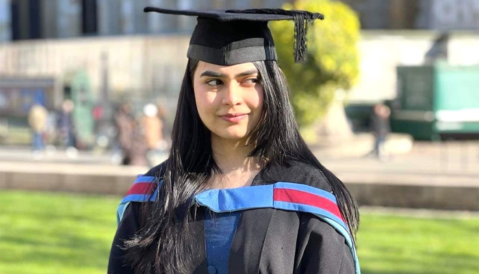 ব্যারিস্টার হলেন সরিষাবাড়ীর মেয়ে ফারিন