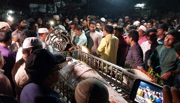 চিরনিদ্রায় শায়িত হলেন মাসুম আজিজ