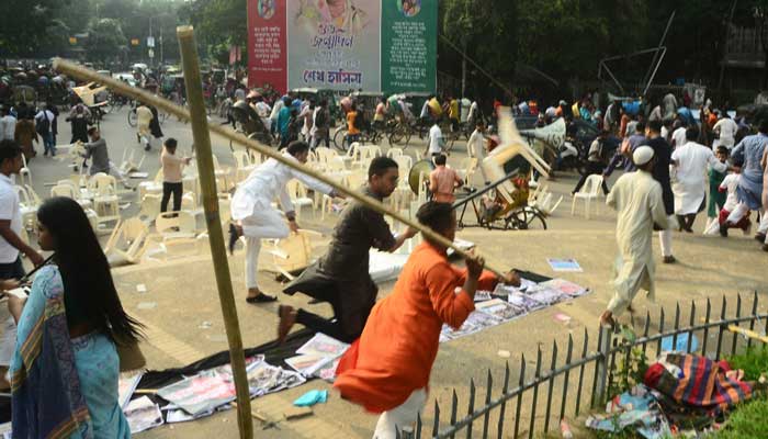 আবরারের স্মরণসভায় ছাত্রলীগের হামলা, আহত ১৩