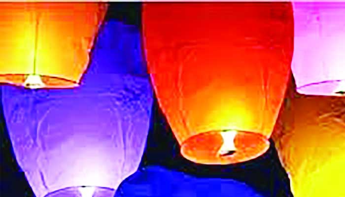 প্রবারণায় নানা আয়োজনে আছে ফানুস ওড়ানো