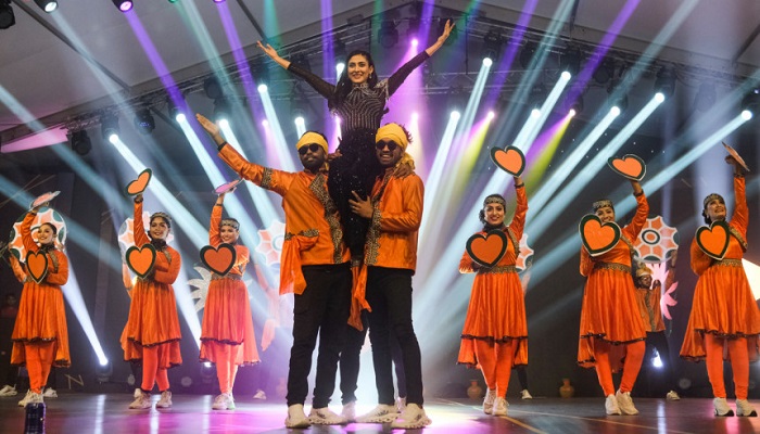 ‘চরকি অ্যাওয়ার্ড’ অনুষ্ঠানে তারার মেলা