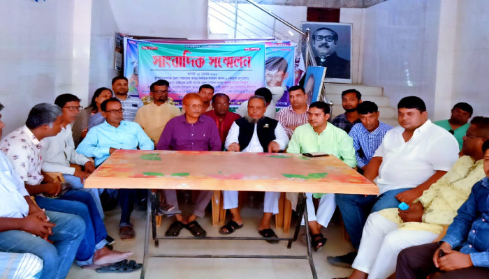 চাঁপাইনবাবগঞ্জে ঝাঁইটনের সমর্থনে রয়েলের প্রার্থিতা প্রত্যাহার