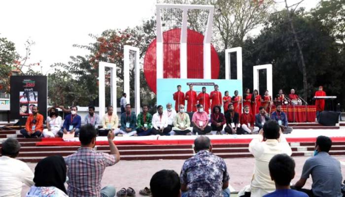 শহীদ মিনারে পথনাটক উৎসব শুরু