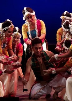 আকাশজুড়ে মেঘ তবু ছন্দে মেতেছে সংস্কৃতিপ্রেমীরা