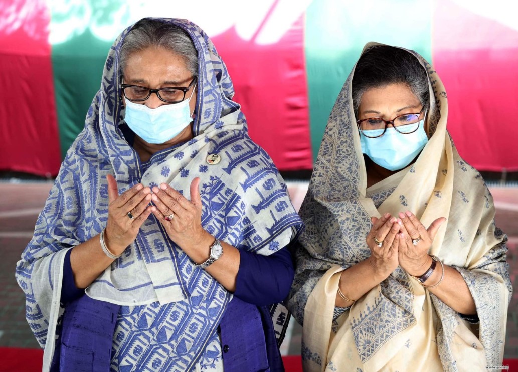 বঙ্গবন্ধুর সমাধিতে ফুল দিয়ে শ্রদ্ধা প্রধানমন্ত্রীর