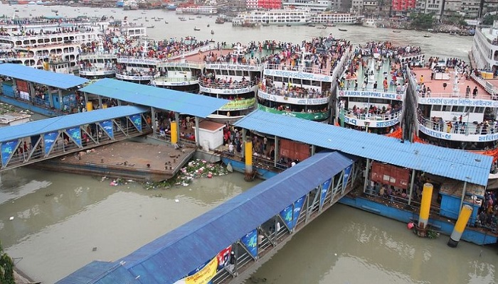 ভোগন্তিতে যাত্রীরা, খুলনায় এবার লঞ্চও বন্ধ