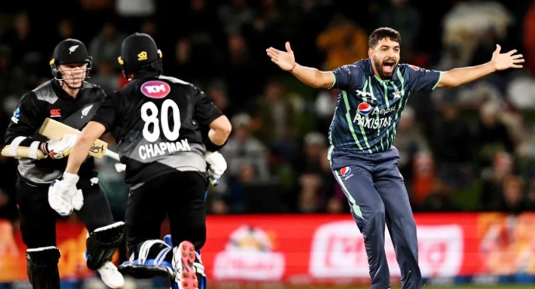ফাইনালের লড়াইয়ে নিউজিল্যান্ড ও পাকিস্তান