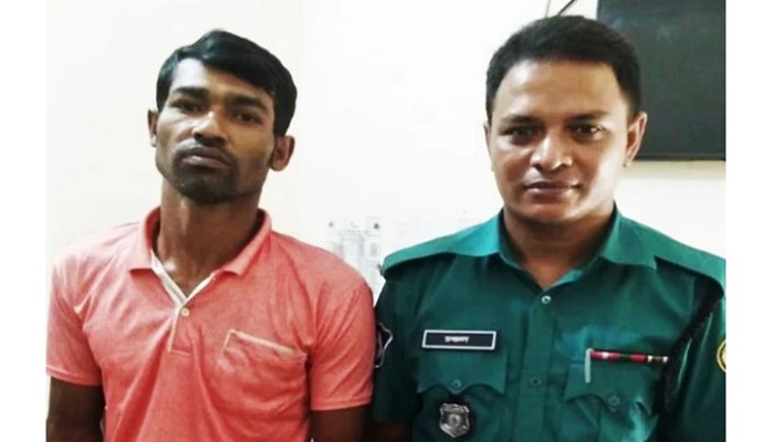 পালানোর উপায় না পেয়ে ৯৯৯-এ চোরের কল