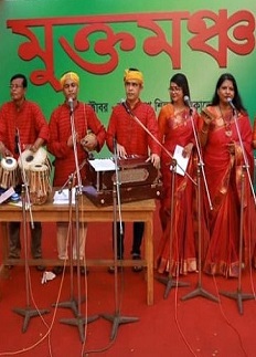 আকাশজুড়ে মেঘ তবু ছন্দে মেতেছে সংস্কৃতিপ্রেমীরা
