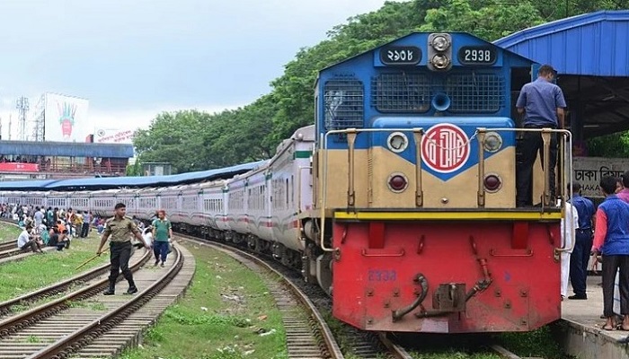 রেল কর্মচারীদের ধর্মঘট, উত্তরবঙ্গে ট্রেন চলাচল বন্ধ