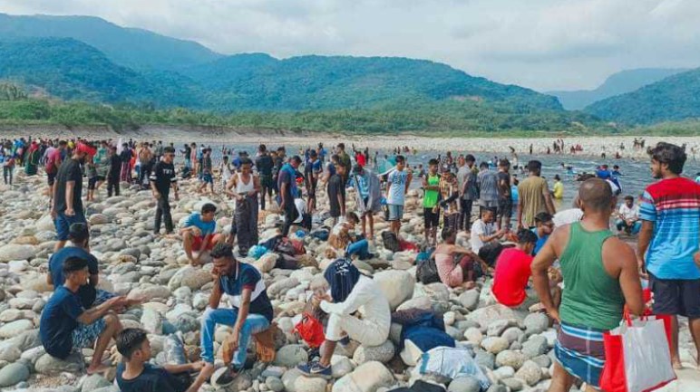 দুর্গোৎসবের ছুটিতে সিলেটে পর্যটকের ঢল