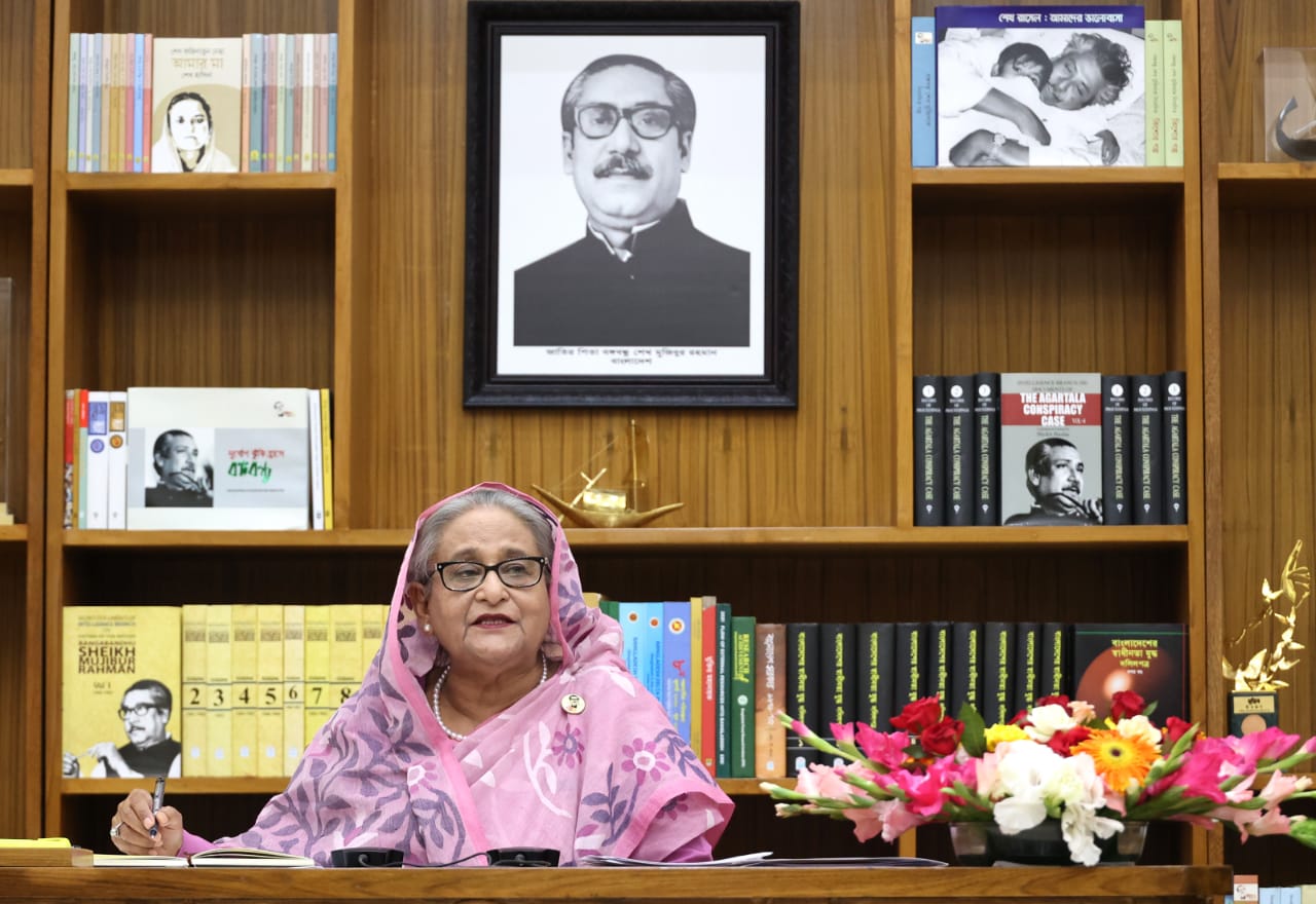 শক্ত অবস্থানে দেশের অর্থনীতি