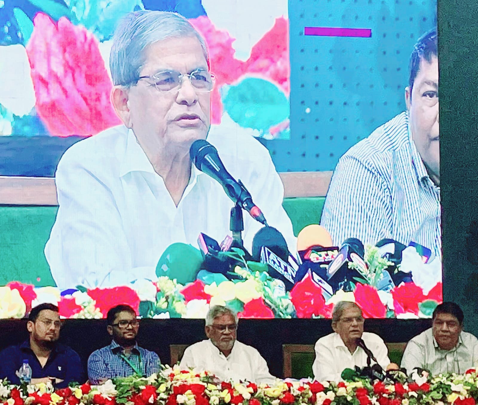 চুরির কারণে দেশে বিদ্যুৎ নেই