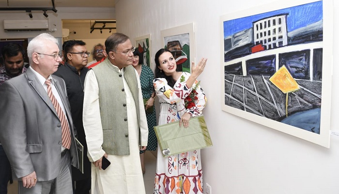 রুশ চিত্রকর ইয়াচিনা সোফিয়ার একক প্রদর্শনী উদ্বোধন