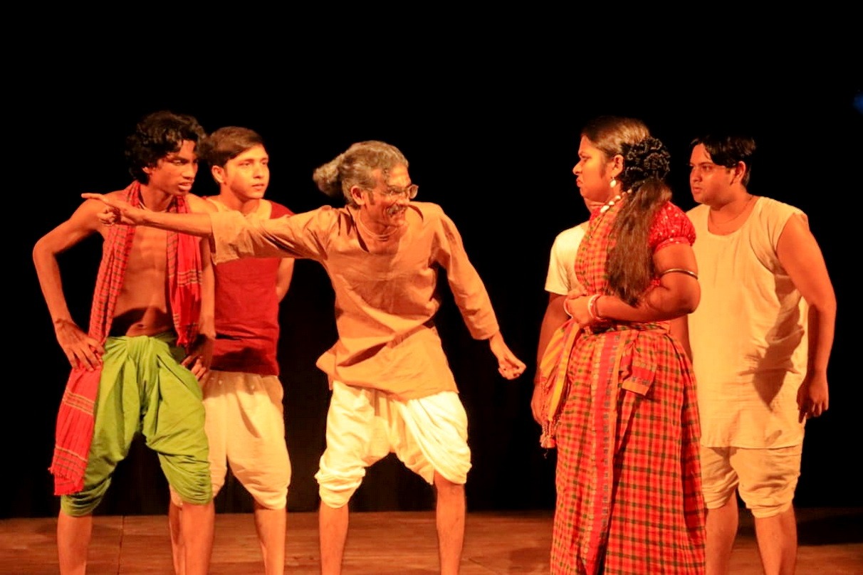 উৎসব উৎসবে বৃহস্পতি ছিল তুঙ্গে