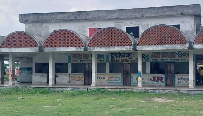মেহেরপুর-কুষ্টিয়া সড়কে বাস চলাচল বন্ধ