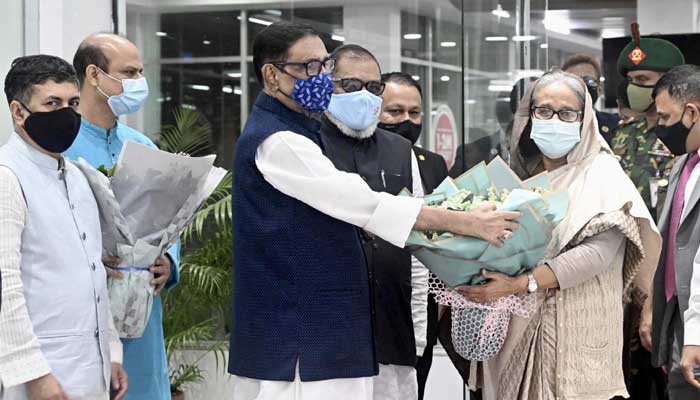 দেশে ফিরেছেন প্রধানমন্ত্রী