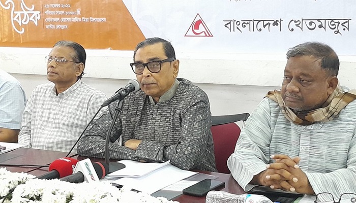 শ্রমজীবীদের জন্য পেনশন স্কিম চালুর দাবি মেননের