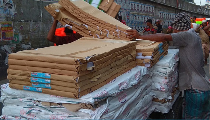 নোয়াখালীতে পত্রিকা প্রকাশে চ্যালেঞ্জের মুখে প্রকাশকরা