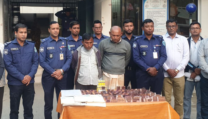 ডিমলায় ভুয়া সিল-স্ট্যাম্পসহ গ্রেপ্তার ৬