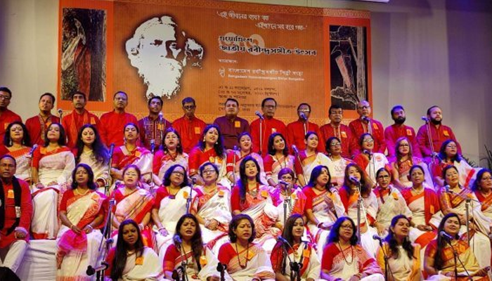 রাবীন্দ্রিক সকালে উষ্ণতা ছড়াল রবীন্দ্র সঙ্গীত উৎসব