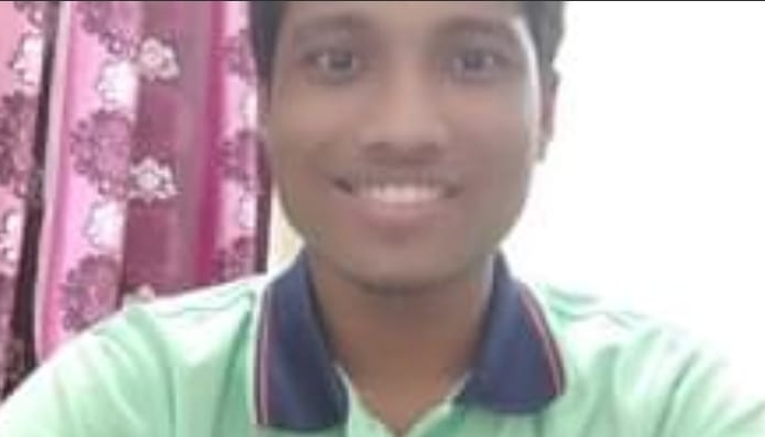 জগন্নাথ হলের ছাদ থেকে পড়ে শিক্ষার্থীর মৃত্যু