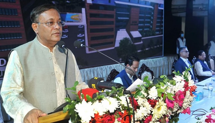 কোন বিদেশি কী বলল, তা নিয়ে মাথাব্যথা নেই