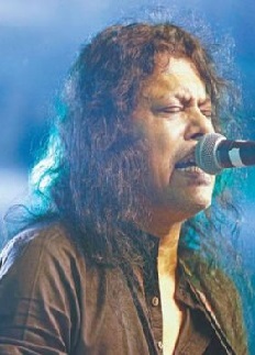 এসেছে কনসার্টের মৌসুম