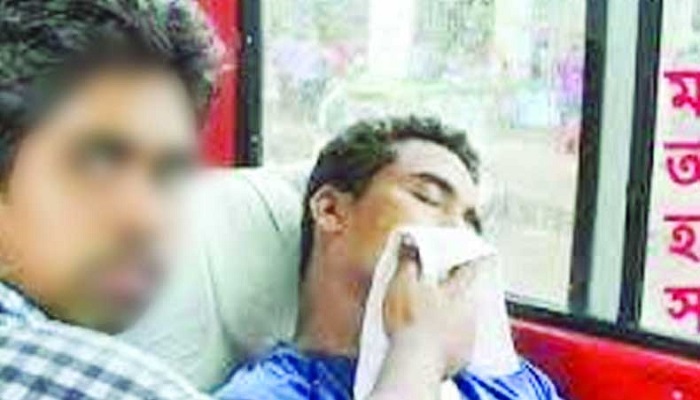 রাজধানীতে অজ্ঞান, ধাক্কা ও টানা পার্টির দৌরাত্ম্য