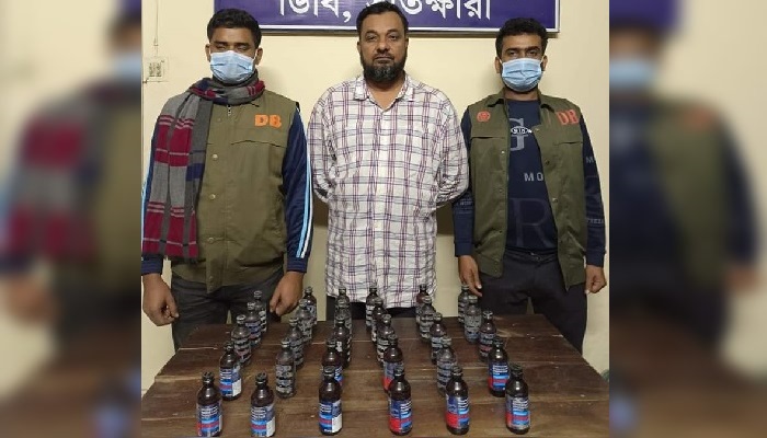 সাতক্ষীরার শীর্ষ চোরাকারবারি আলফা মাদকসহ আটক