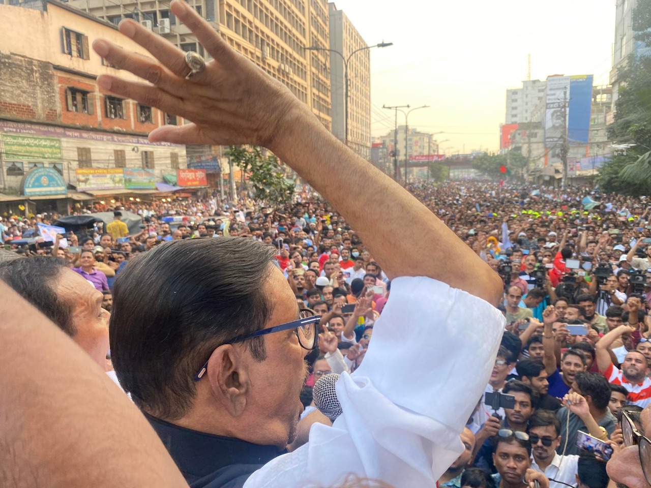 বিএনপিকে ডিসেম্বরে কোনো ছাড় নয়