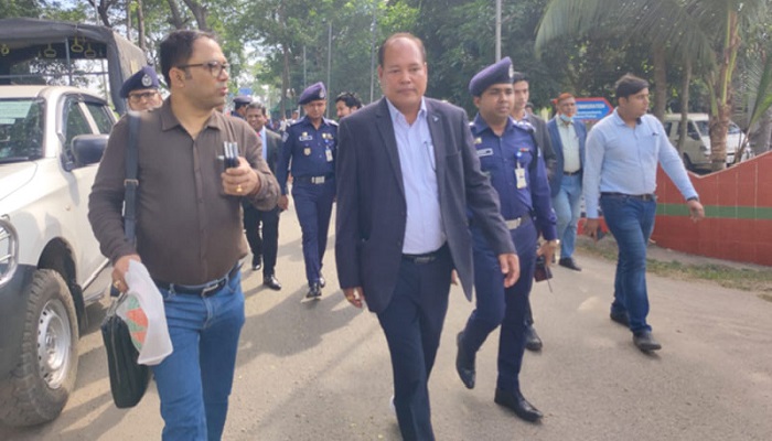 মনের দিক থেকে আমরা এক