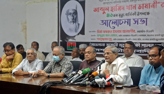 কে খেলা বলছে না কী বলছে, বলতে দিন