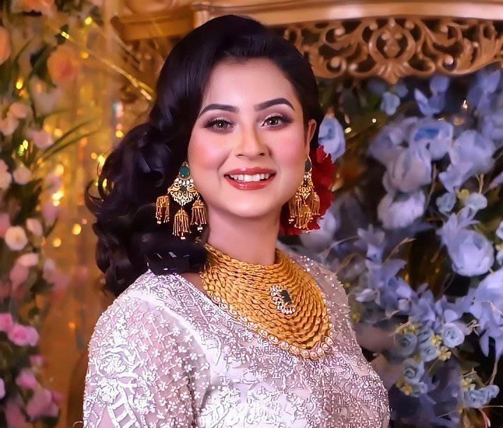 সংবাদ পাঠিকা থেকে নায়িকা বুবলি: রোমাঞ্চে ভরা জীবন