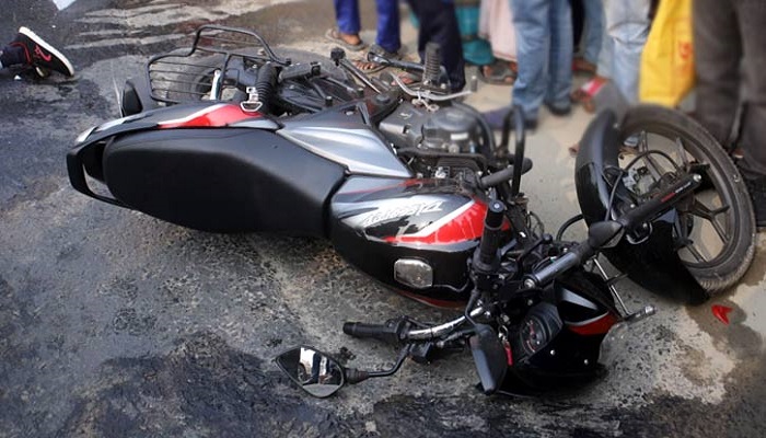 সাতক্ষীরায় সড়ক দুর্ঘটনায় সাইকেল আরোহী নিহত
