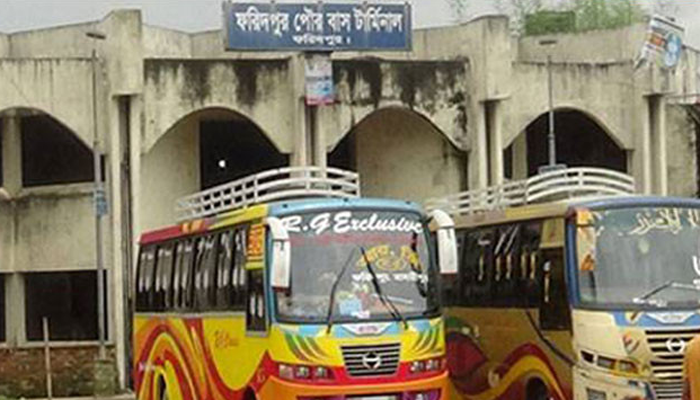 মাদারীপুর-ফরিদপুরে বাস চলাচল বন্ধ