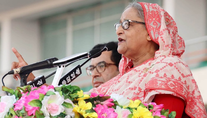 নৌকায় ভোট চাইলেন শেখ হাসিনা