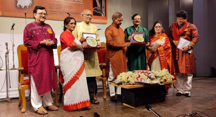রাবীন্দ্রিক সকালে উষ্ণতা ছড়াল রবীন্দ্র সঙ্গীত উৎসব