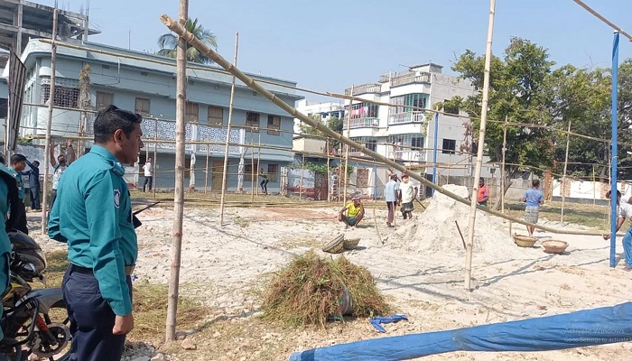 বিএনপির বিশ্রাম নেয়ার প্যান্ডেল ভেঙে দিল পুলিশ