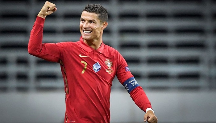রোনালদোকে সৌদি ক্লাবের লোভনীয় প্রস্তাব