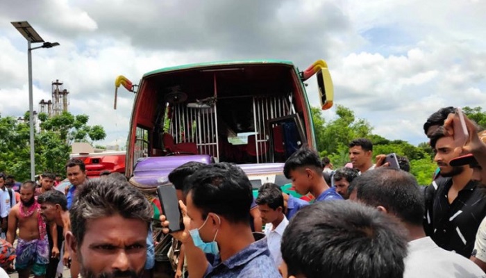 গোপালগঞ্জে বাস-ট্রাক সংঘর্ষ, নিহত ৩