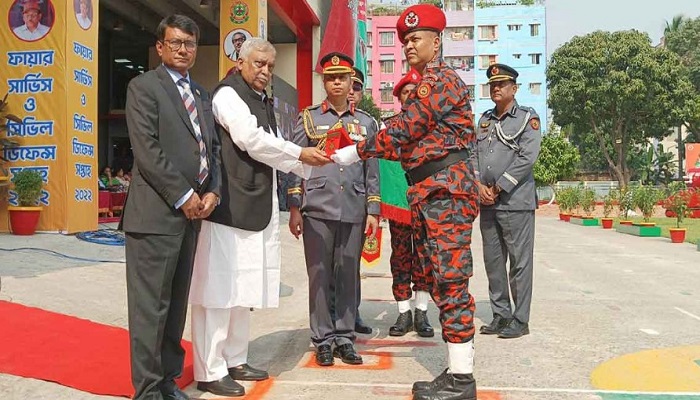 ঘুরে দাঁড়িয়েছে ফায়ার সার্ভিস