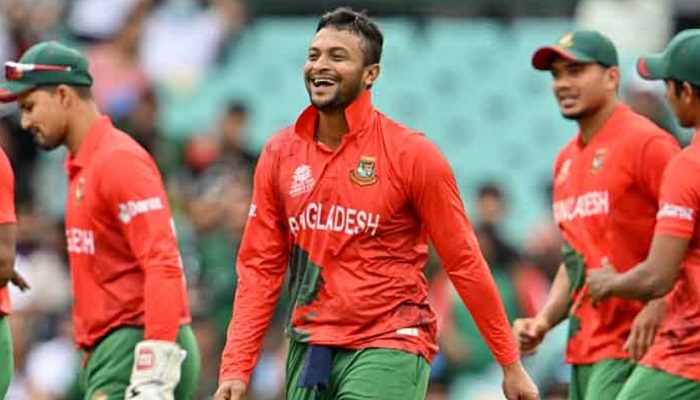 টসে জিতে বোলিংয়ে বাংলাদেশ