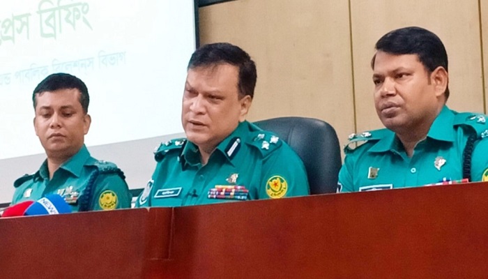 বিচারপতি মানিকের ওপর হামলায় গ্রেপ্তার ৪